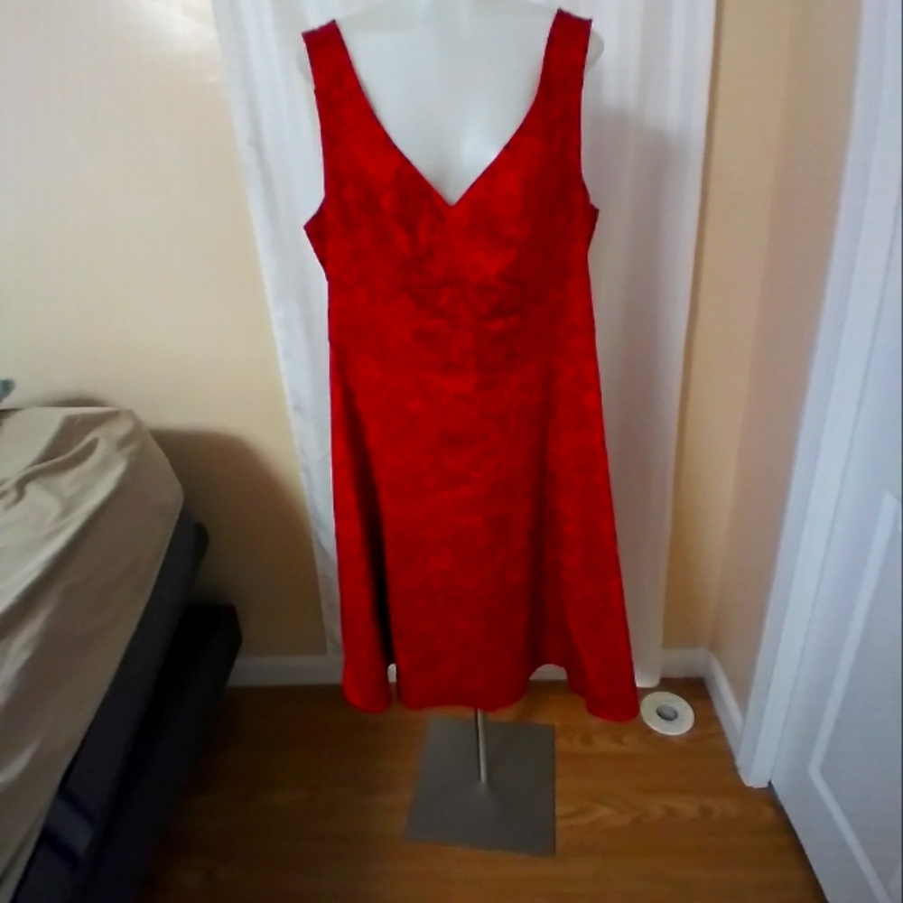 Torrid limited edition minnie mouse dress 16